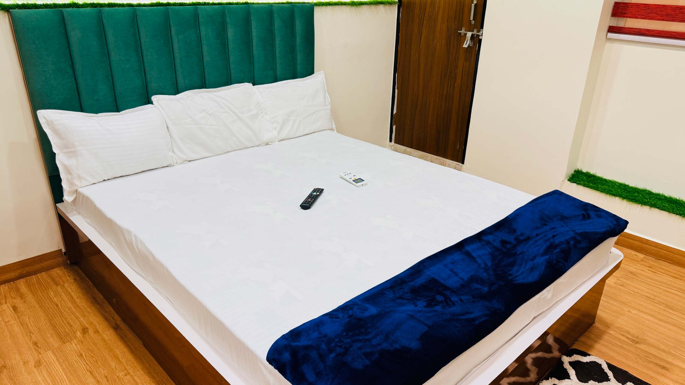 Deluxe Room - Interior View